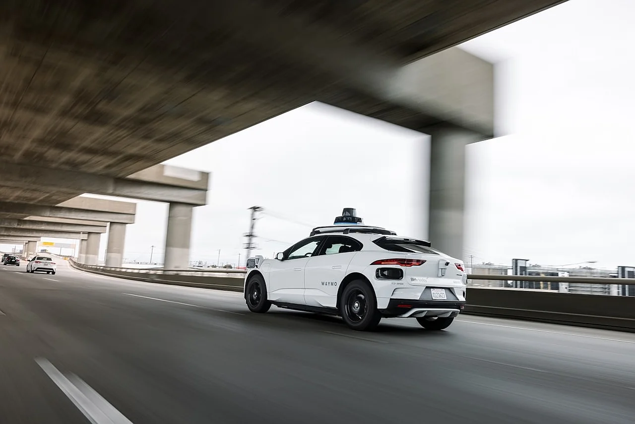 Waymo creates new model to compare robotaxis with humans