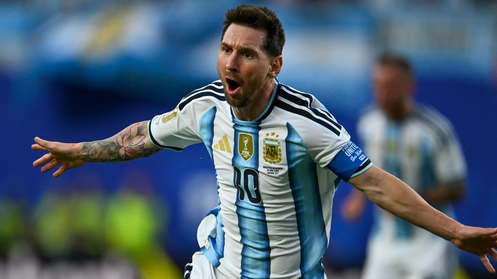 Xavi on Lionel Messi: "He is the Michael Jordan of football"