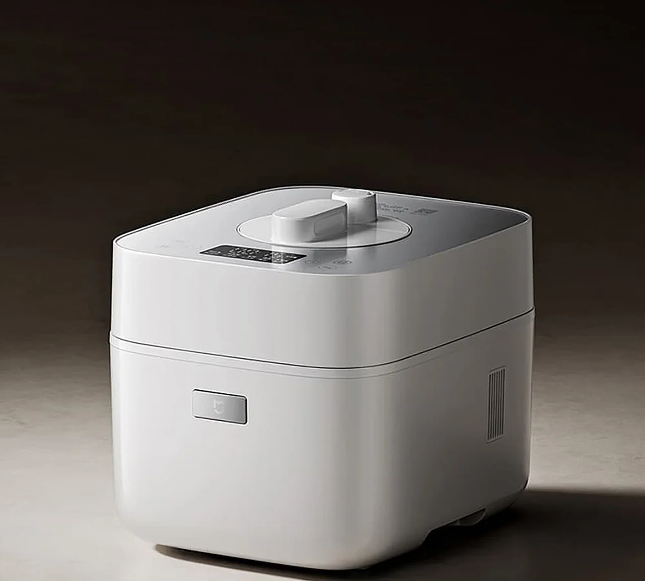 Xiaomi Introduces Smart Multicooker That Cooks Meat in 15 Minutes