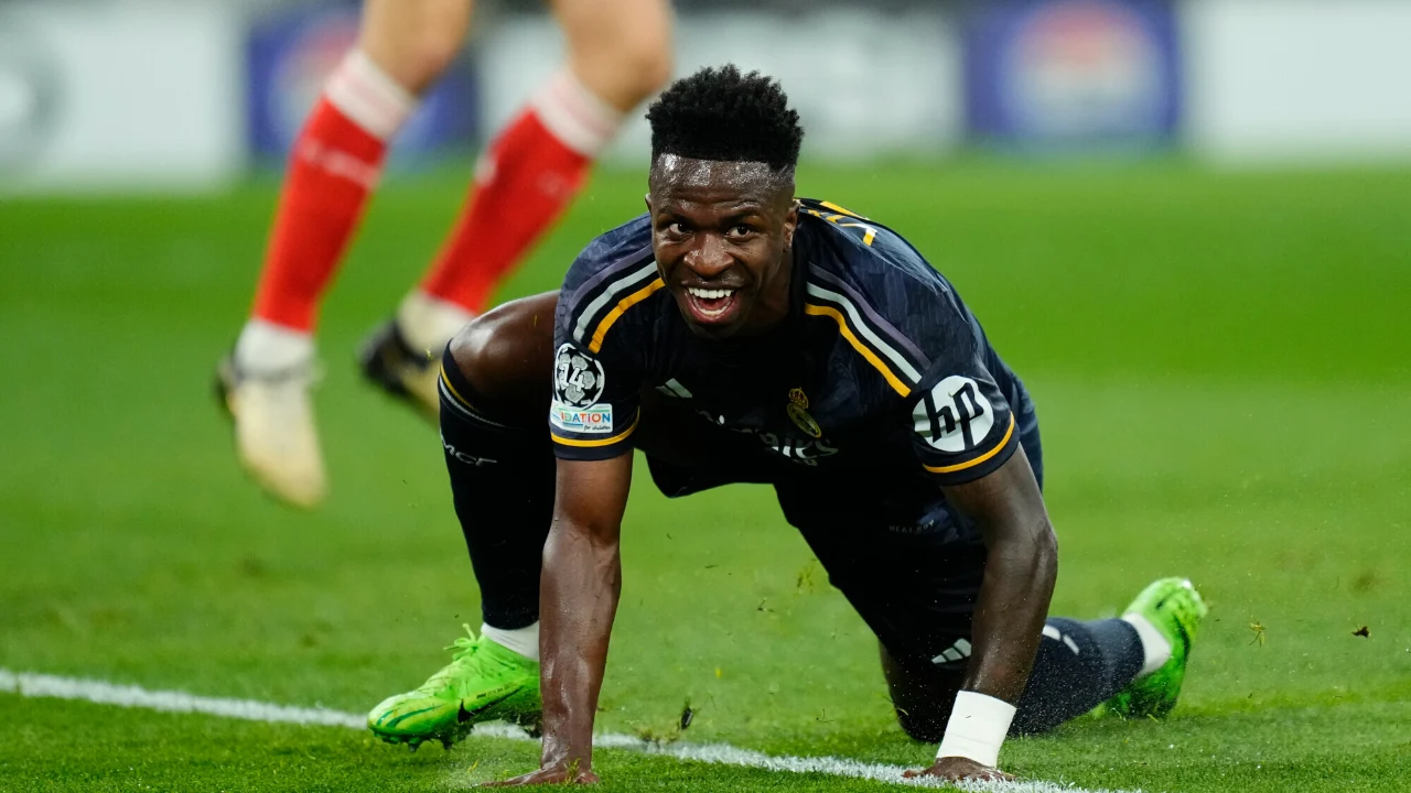 Bayern München sendet offizielle Anfrage an Real Madrid für Vinícius