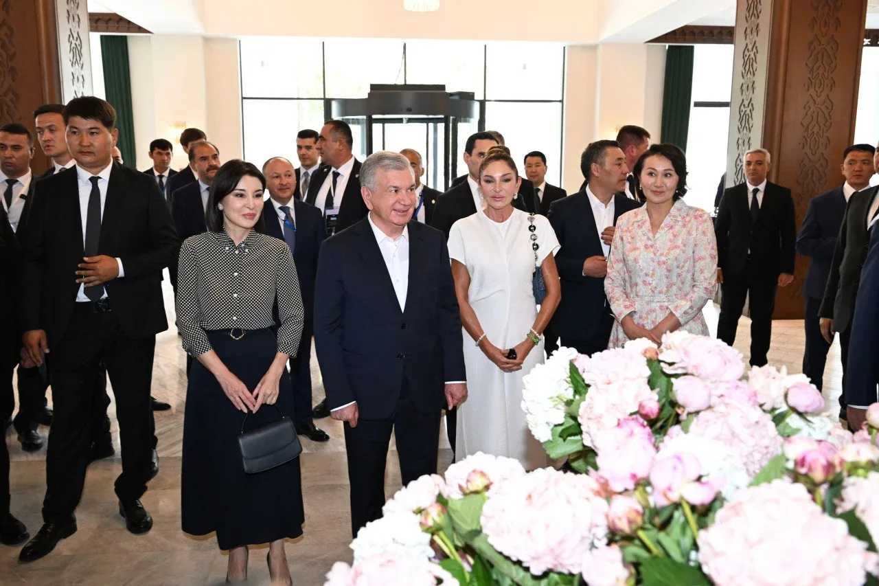 Президенты открыли пятизвездочный отель «Баку» на Иссык-Куле (фото)