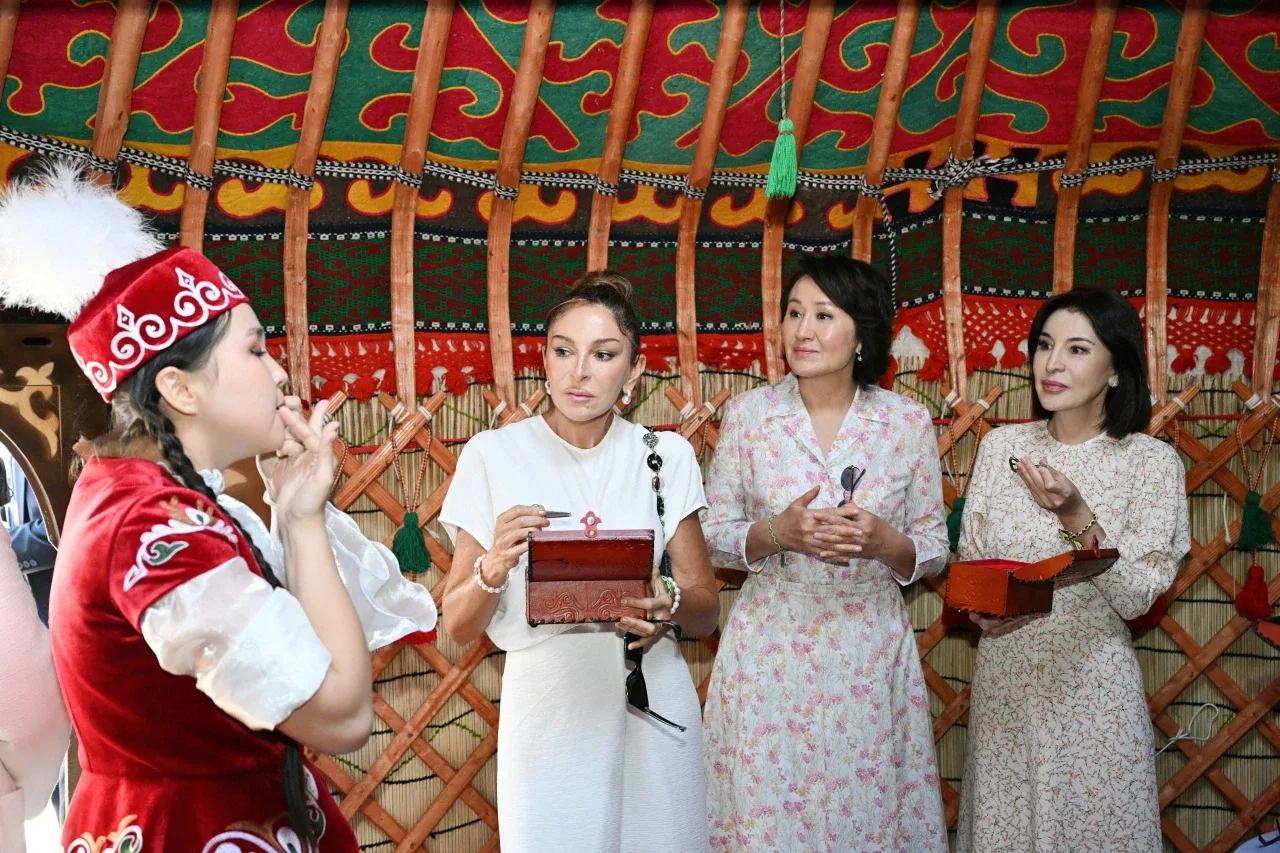First Ladies of Uzbekistan, Kyrgyzstan, and Azerbaijan Visit Children's Center
