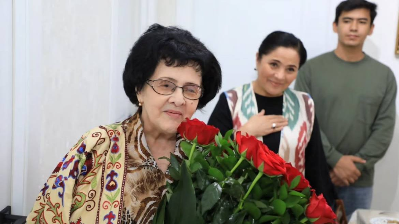 Озодбек Назарбеков поздравил Гулчехру Джамилову с 80-летием
