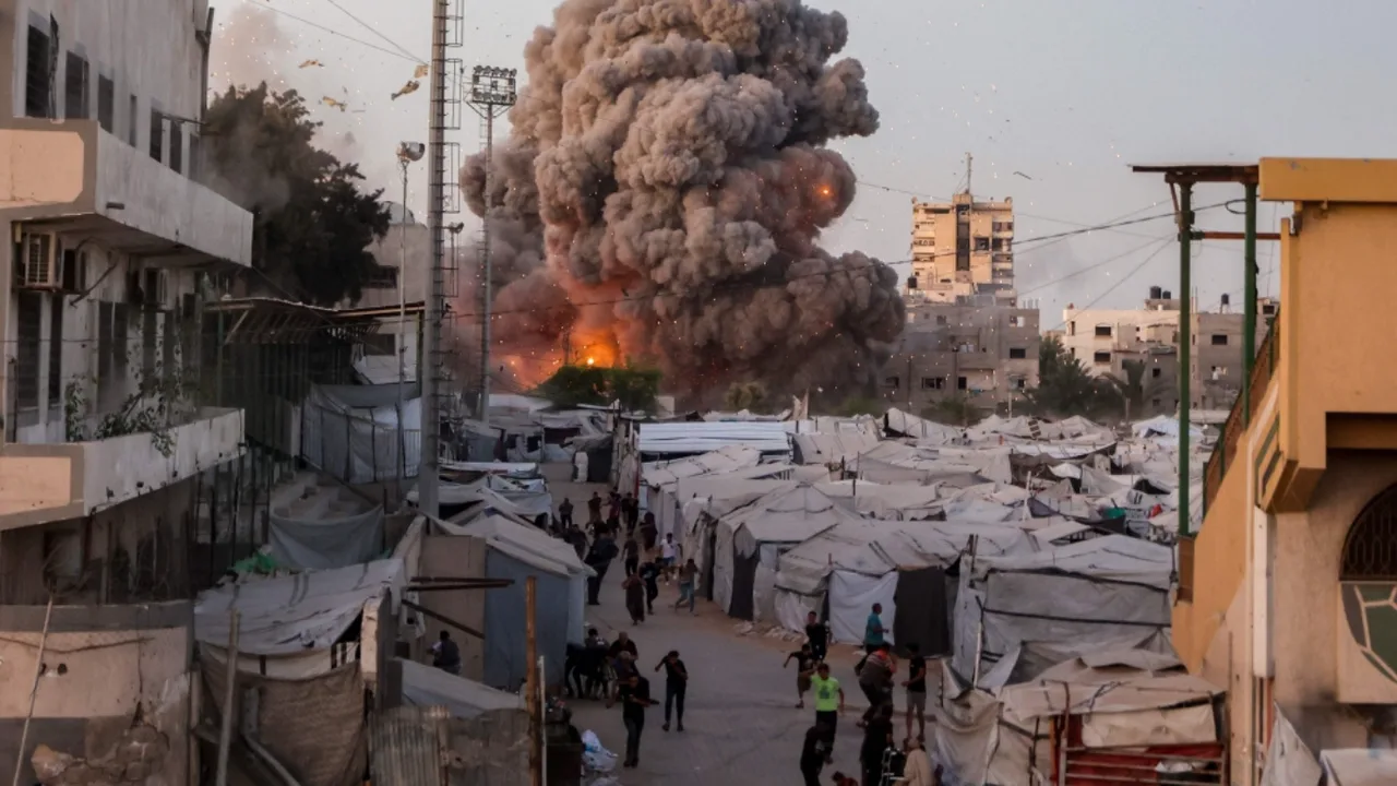 Israel Continues Airstrikes on Mosques in Gaza