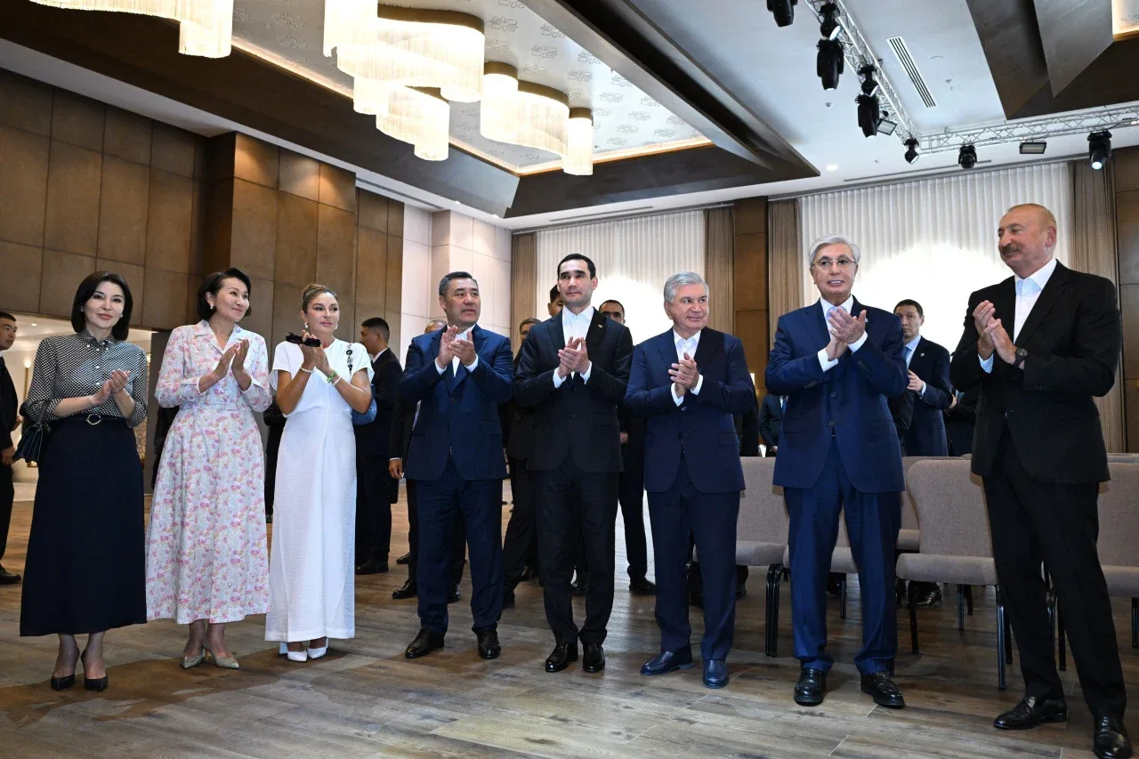 Президенты открыли пятизвездочный отель «Баку» на Иссык-Куле (фото)