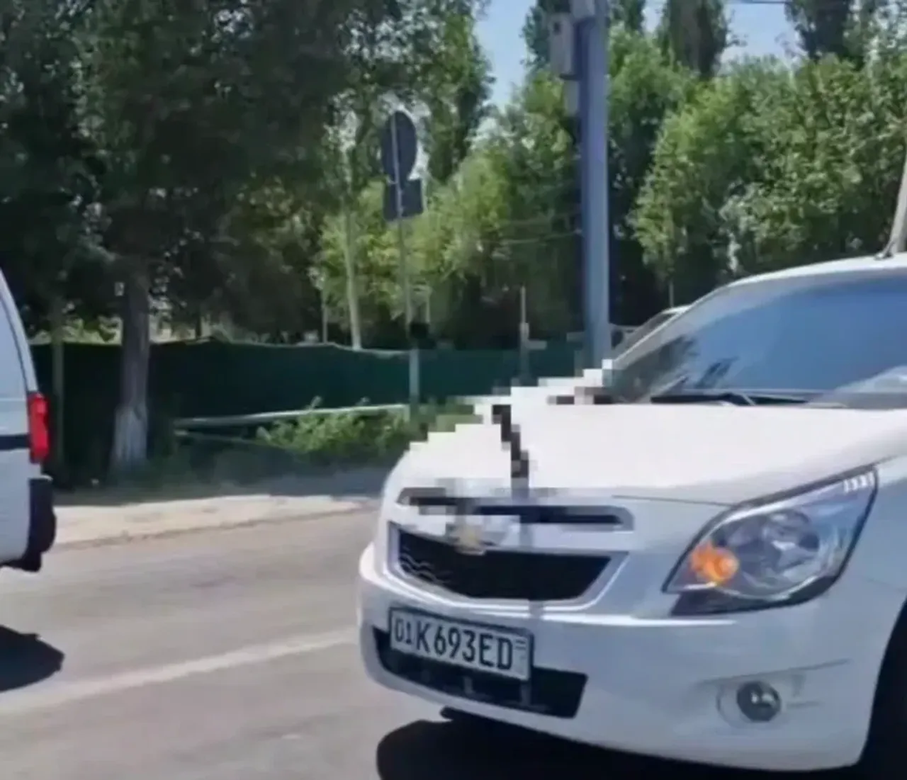 Kapotdagi buyum muhokamaga sabab bo‘ldi: haydovchi 15 sutkaga qamaldi