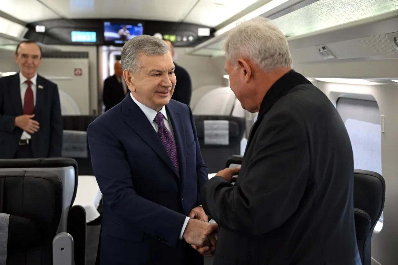 Toshkent–Bekobod yo‘lida yangi davr: 586 o‘rinli elektropoyezd qatnovi yo‘lga qo‘yildi