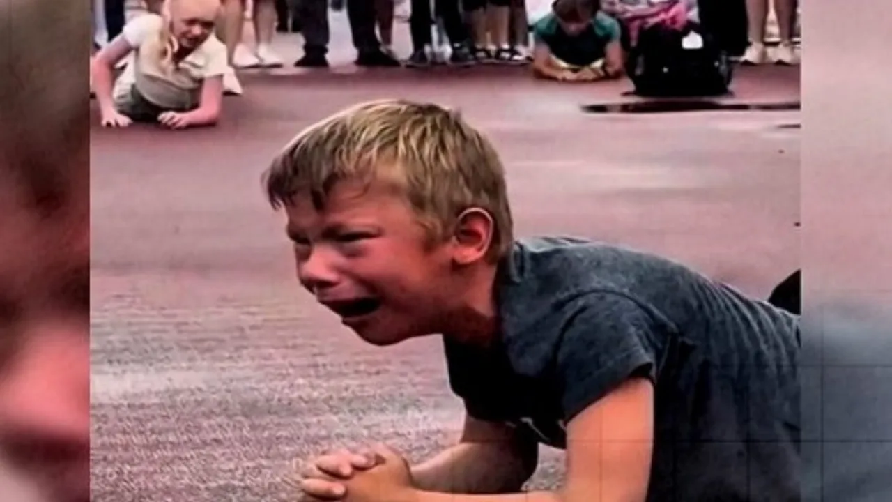 A boy who couldn't hold back his tears captured hearts