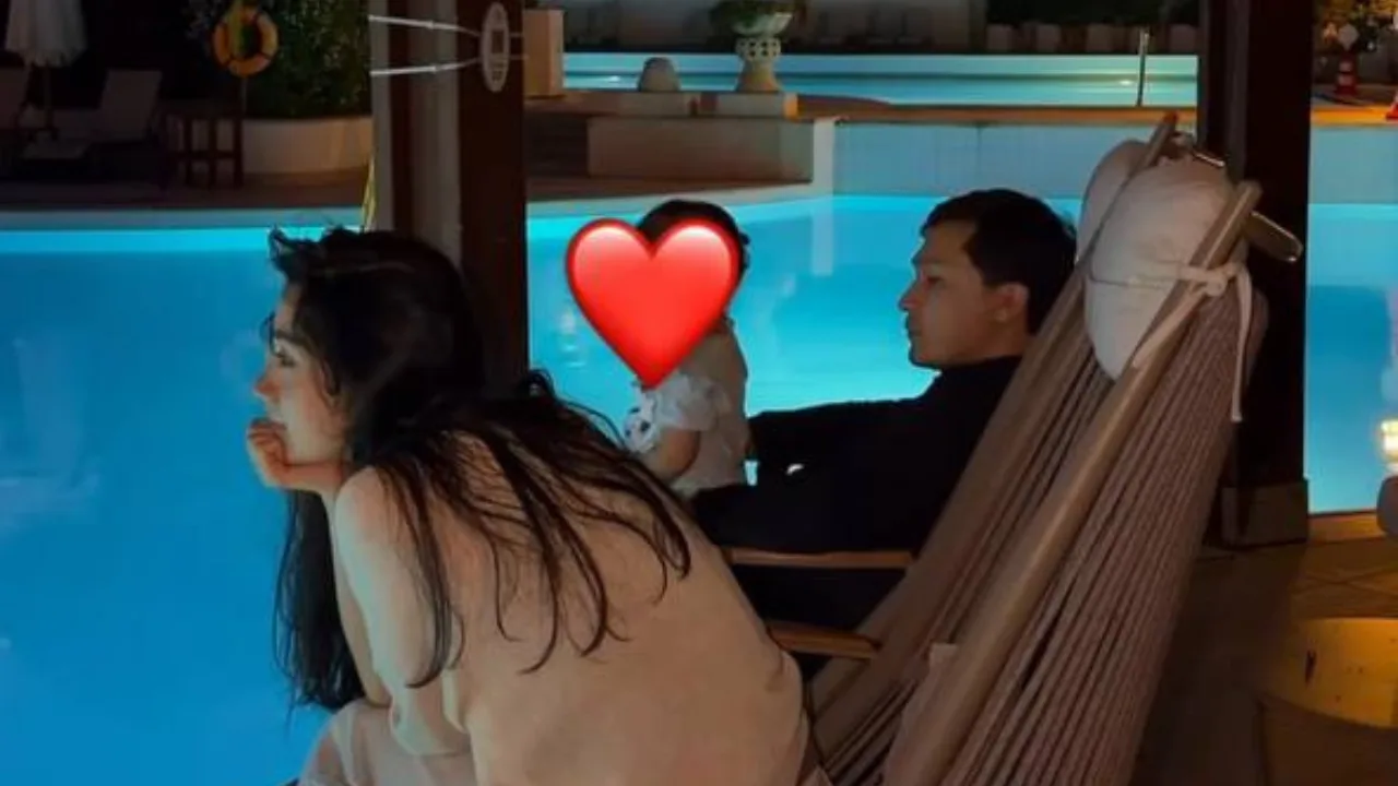 BabyMohi is vacationing in Antalya with her husband and daughter