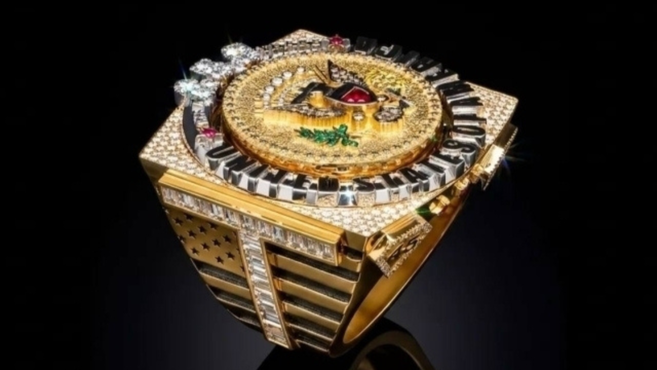 Trump ein einzigartiger Ring mit 321 Diamanten geschenkt