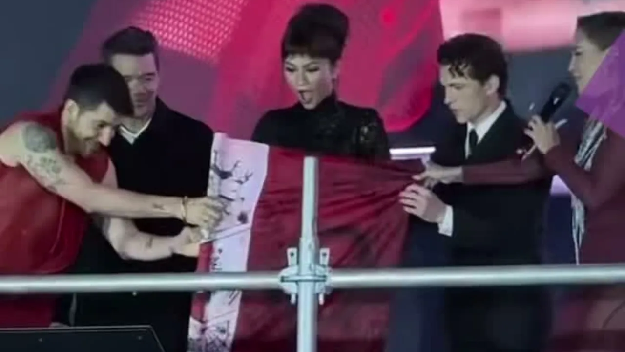 Tom Holland and Zendaya gifted a special Spider-Man themed flag (video)