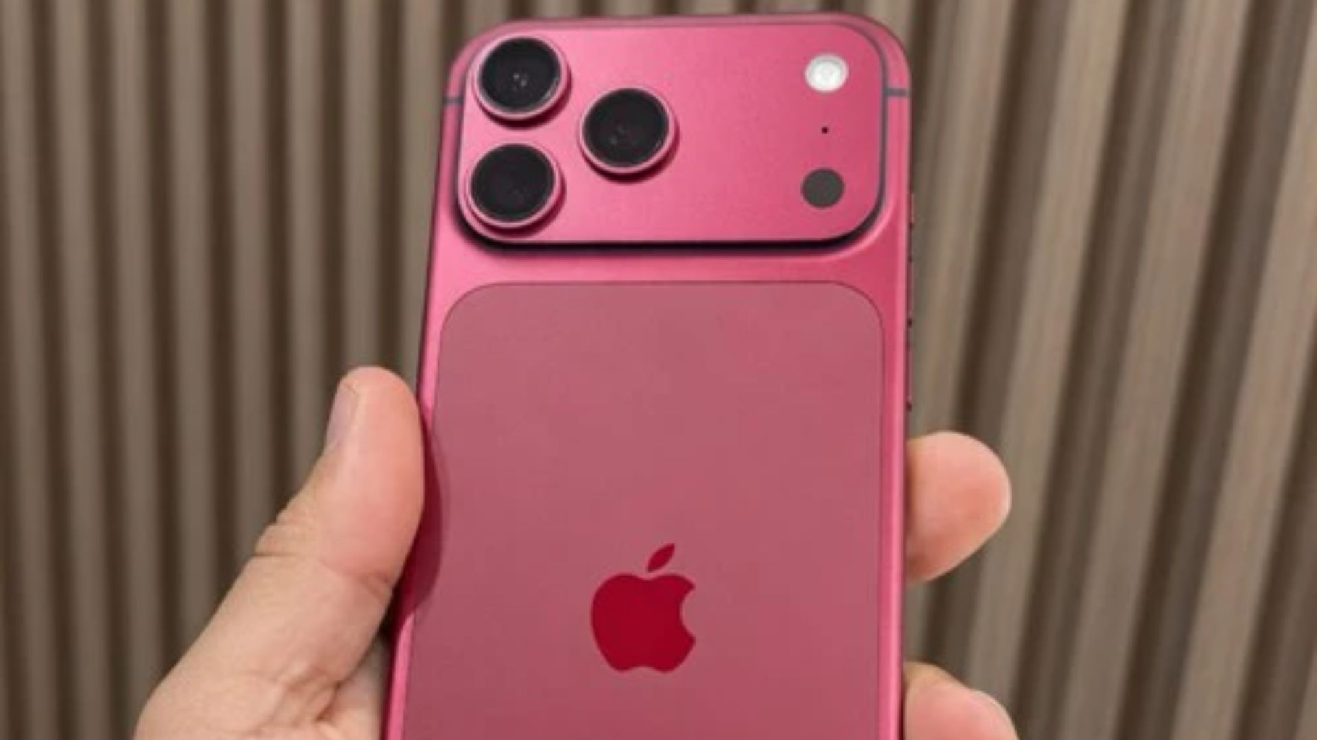 iPhone 18 Pro қандай кўринишда бўлиши маълум бўлди