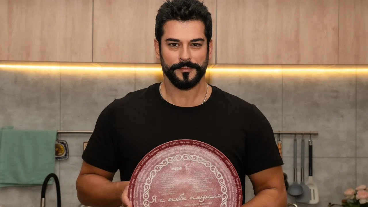 Burak Özçivit's beach photo sparks debate among fans