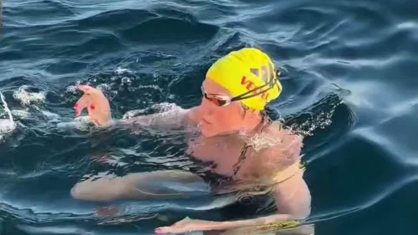 Turkish swimmer conquers the world's most dangerous strait