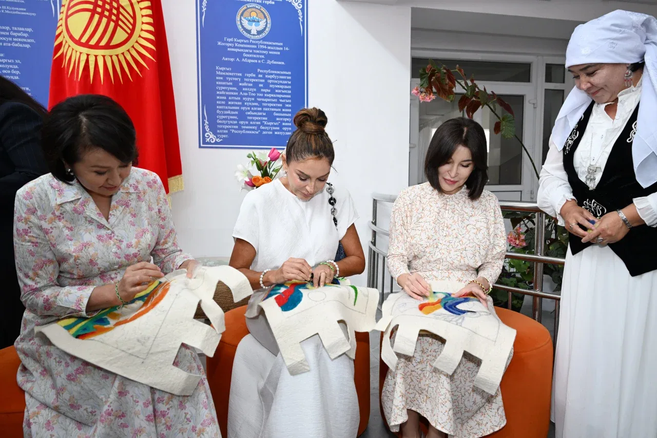 First Ladies of Uzbekistan, Kyrgyzstan, and Azerbaijan Visit Children's Center