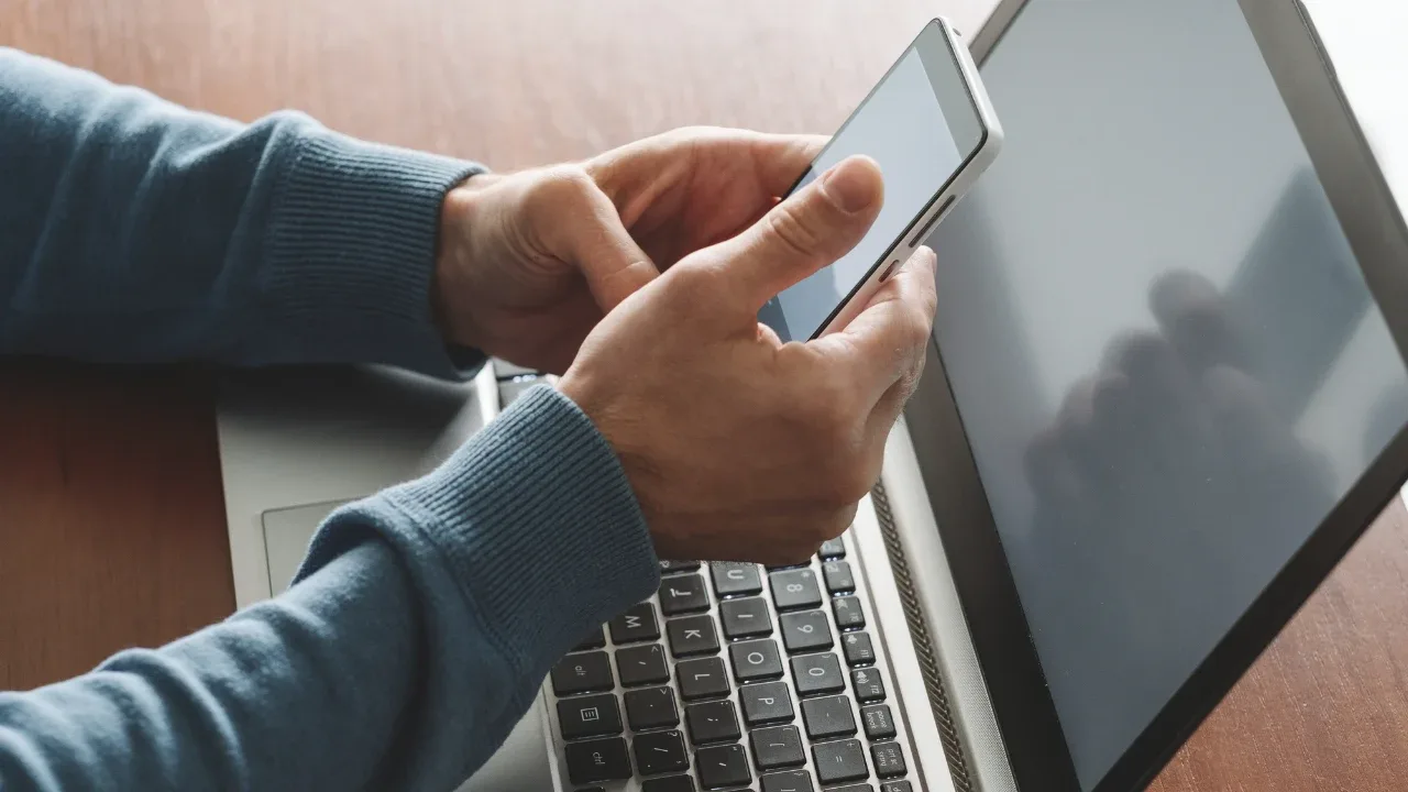 Nighttime advertising calls to be banned