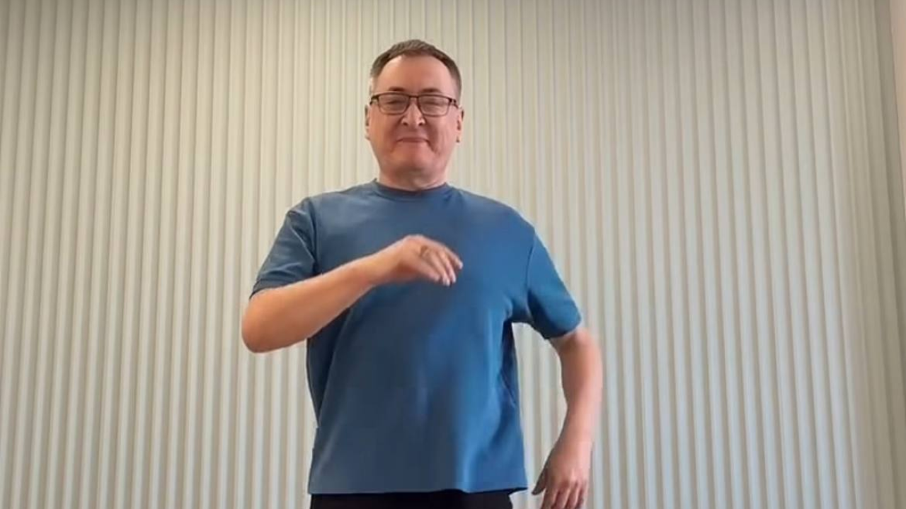 Kazakh lieutenant colonel becomes childhood dream dance teacher after retirement (video)