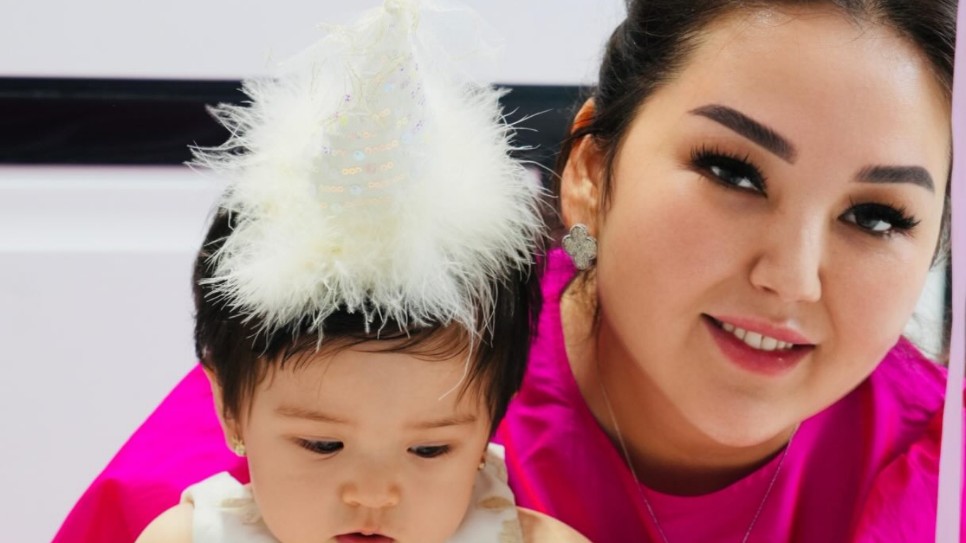 Umidaxon Hojiyeva's daughter turns 1 (video)