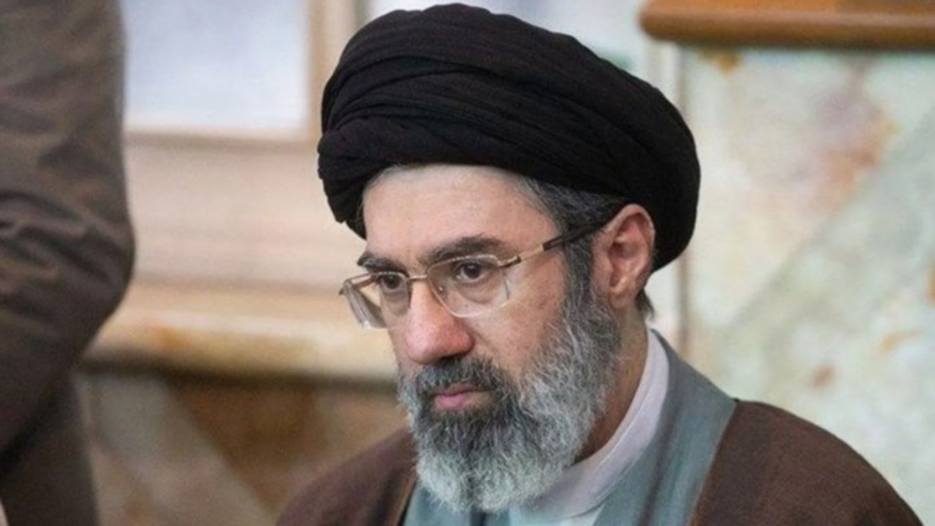¿Por qué Mojtaba Khamenei no asistió al funeral de su padre?