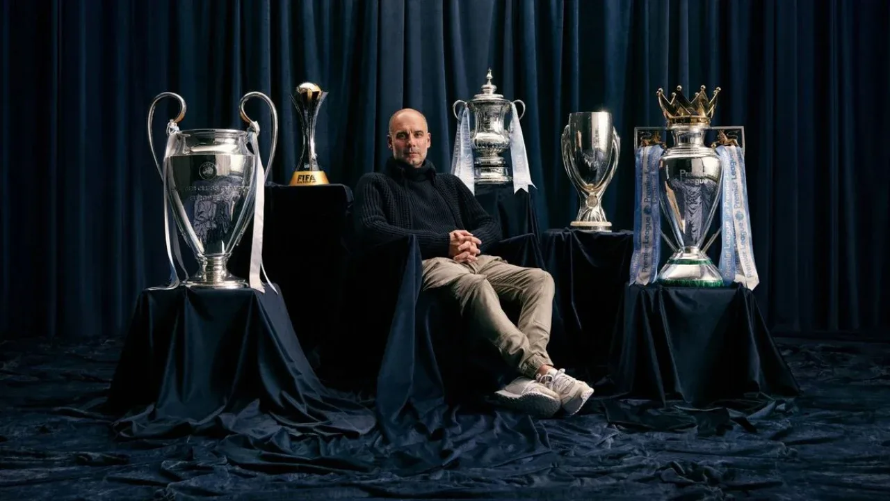 Subastan el despacho de Guardiola: 3 000 euros por un balón
