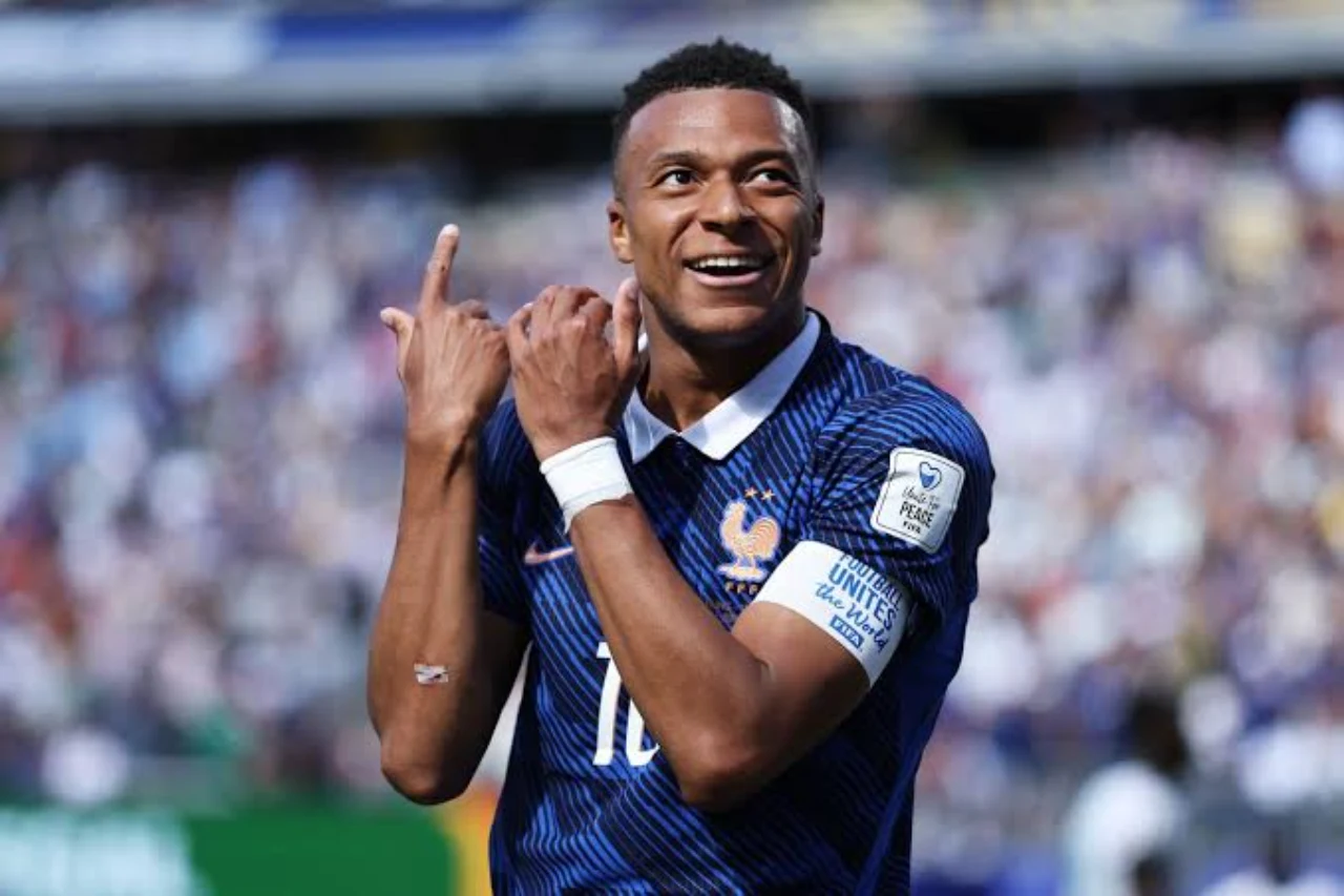 CDM 2026 : Mbappé rejoint Messi avec un doublé contre la Suède