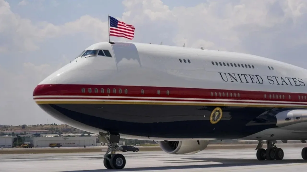 Flughafen in der Türkei für 120 Millionen Dollar für Trumps Flugzeug renoviert