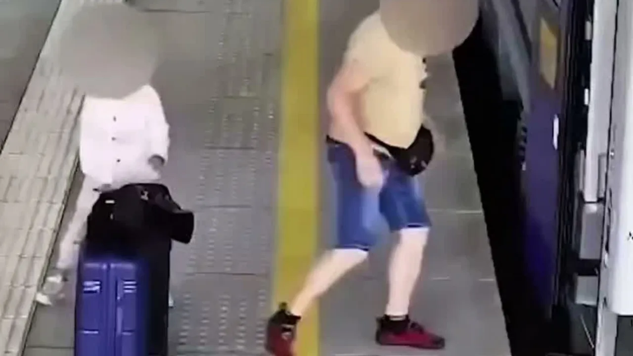Father on the train, little girl left alone on the platform
