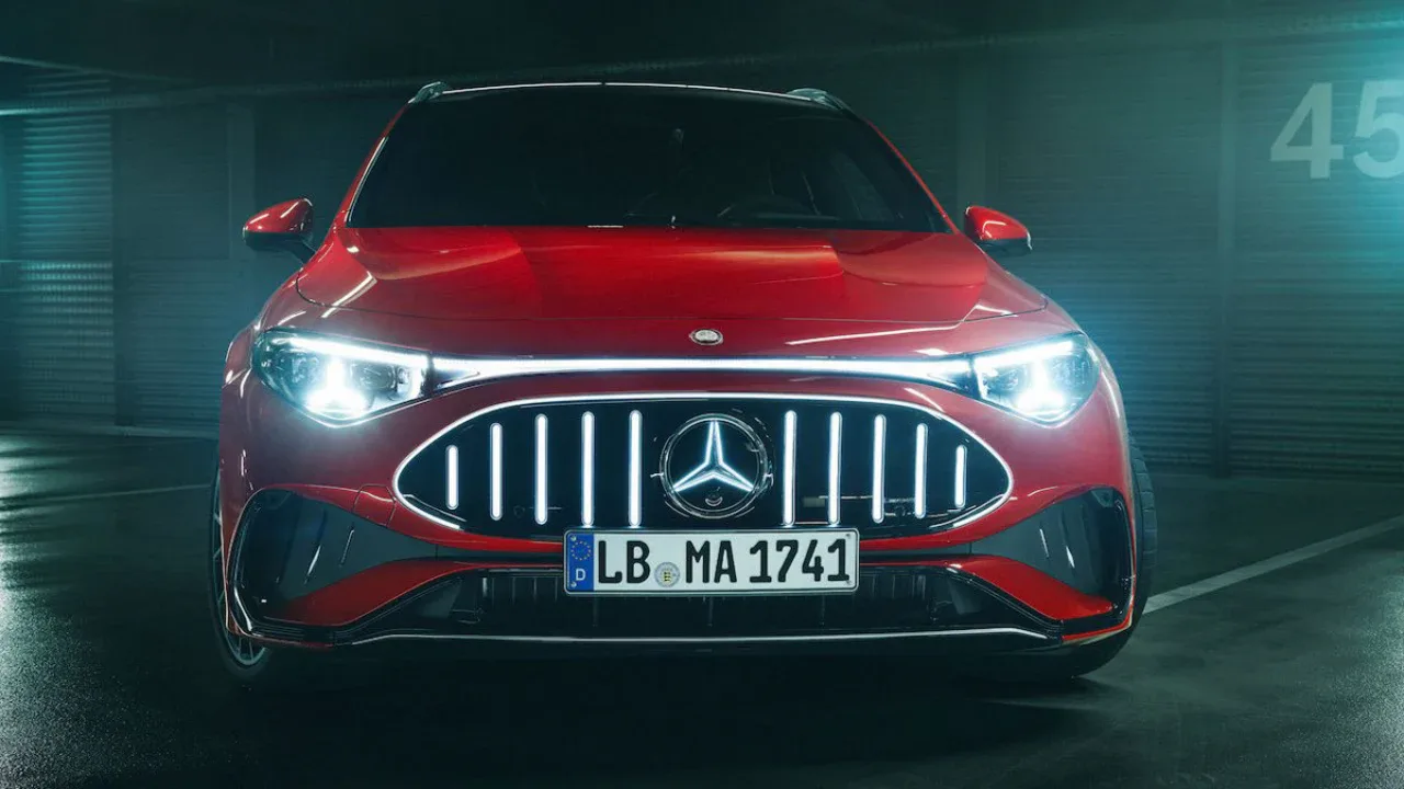 «Сотня» за 3 секунды: Mercedes представил новый электрический CLA 45 мощностью 671 л.с.