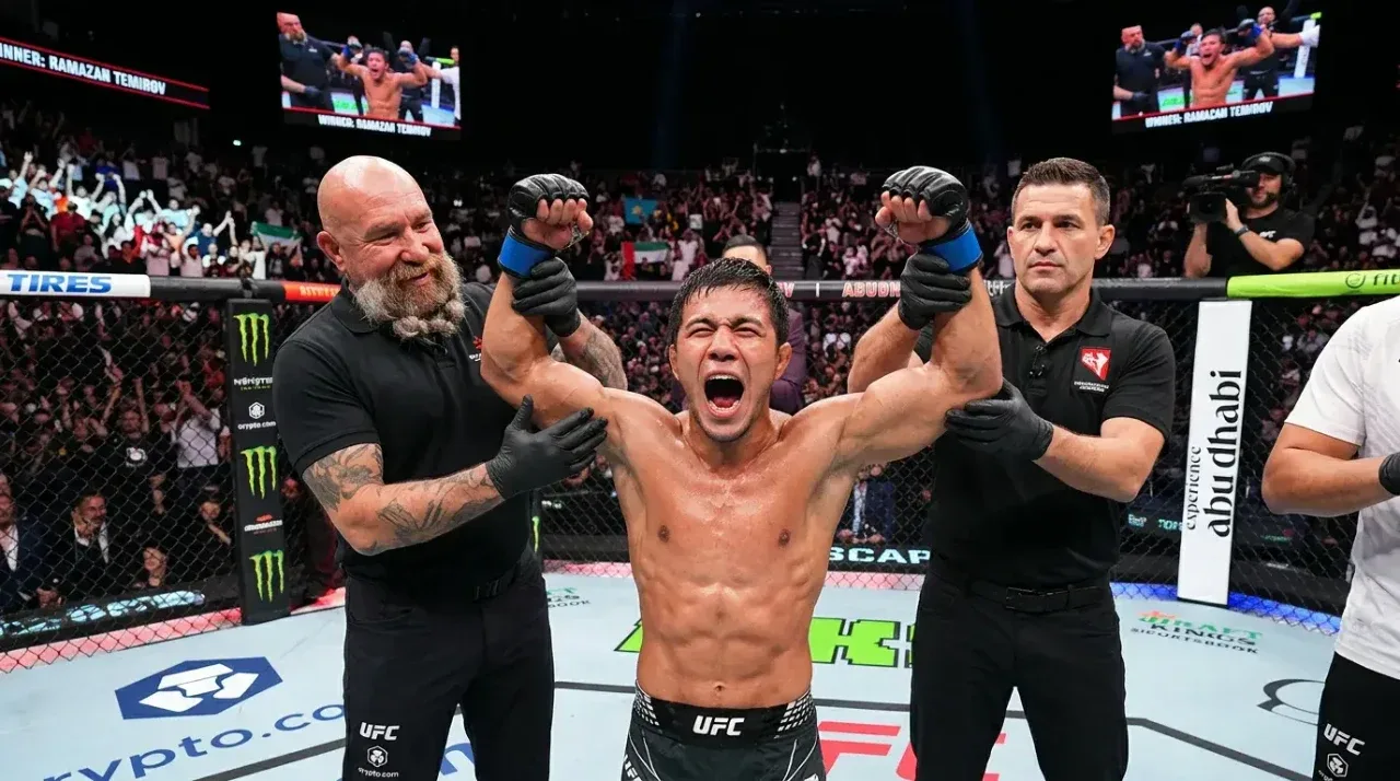 Noche histórica de UFC en Abu Dabi: uno brilló y otro resistió (video)
