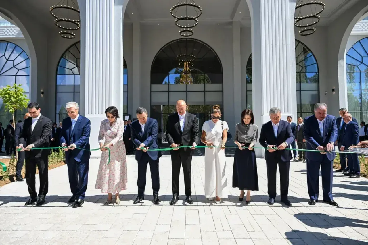 Presidents open five-star “Baku” hotel at Issyk-Kul (photo)