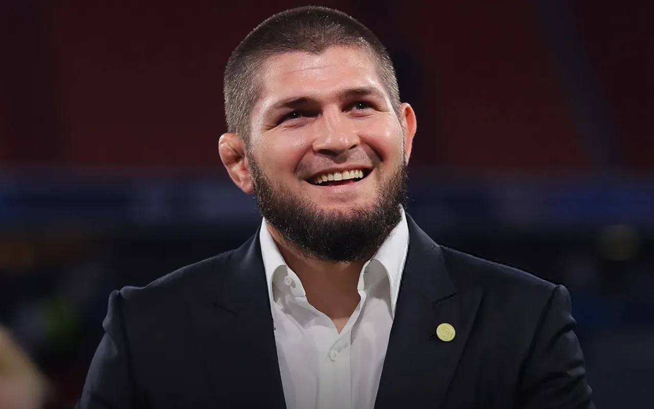 Wem gratulierte Khabib nach dem Sieg Spaniens?