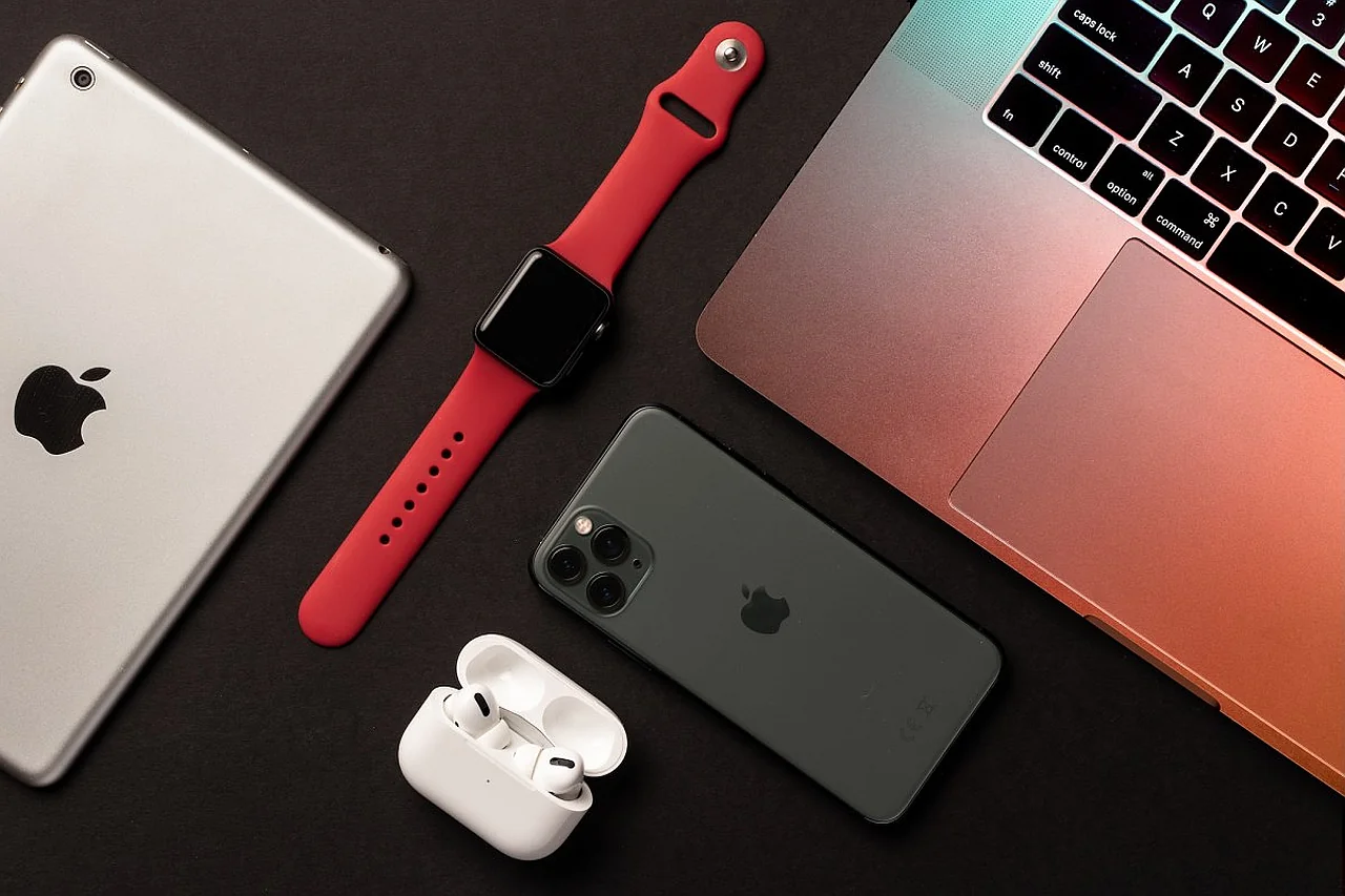 Apple Dramatically Increases Reserves Due to Memory Component Shortages