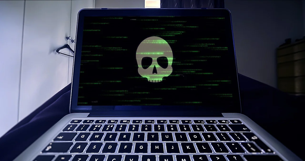 Security expert who colluded with cybercriminals jailed in the US