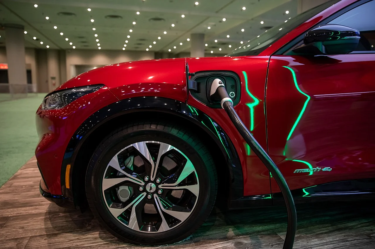 Leading US Automakers Talk Less About EVs