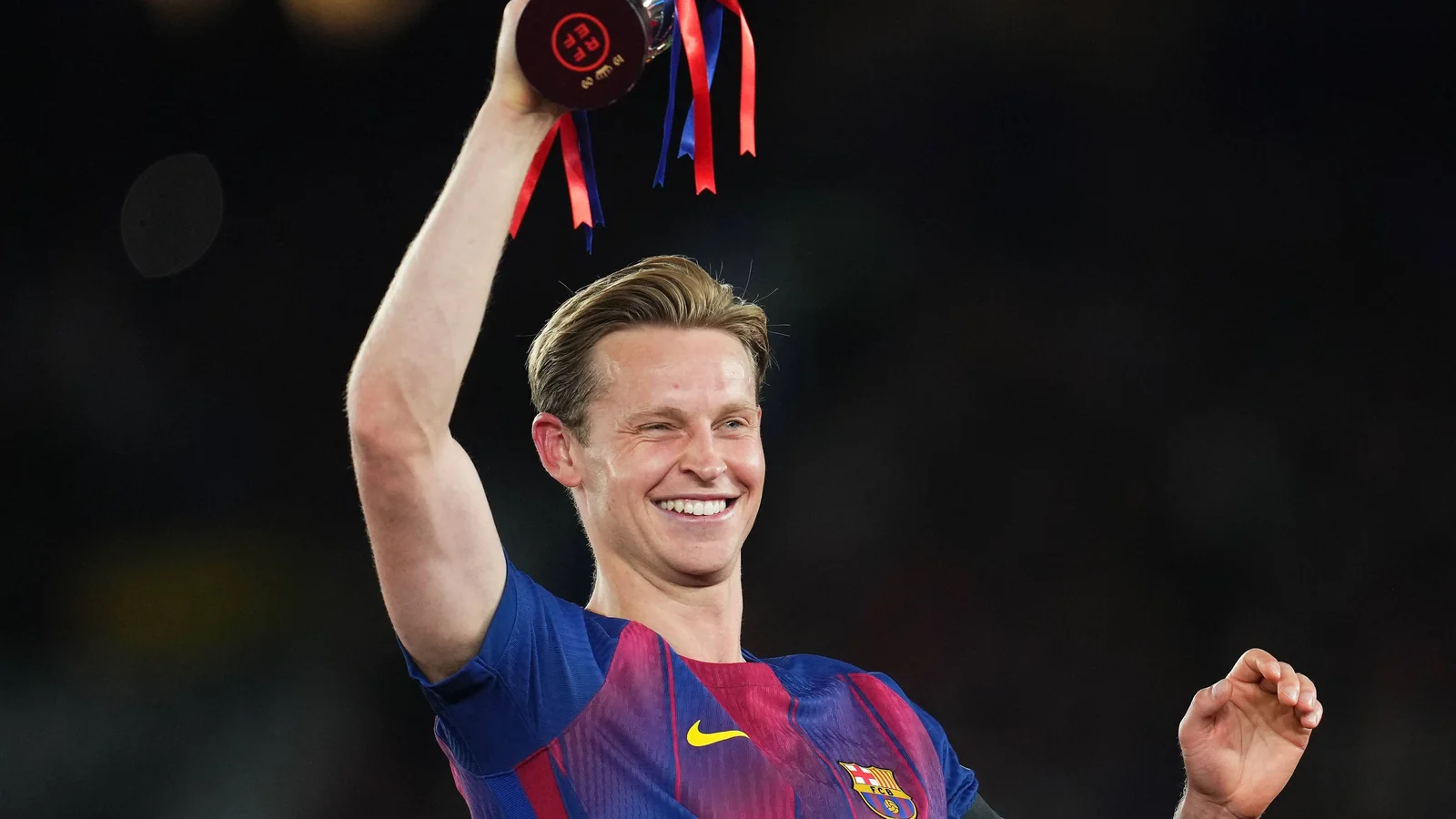 Barselona Frenkie de Jong qaroridan xavotirda: Klub Ansu Fati ssenariysidan qoʻrqmoqda