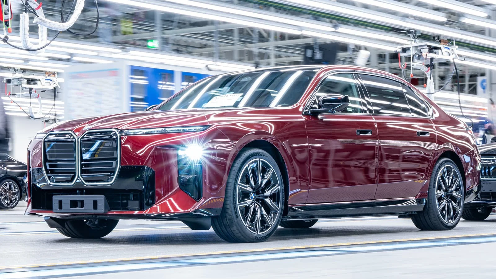 BMW начала серийное производство нового поколения 7 Сериес