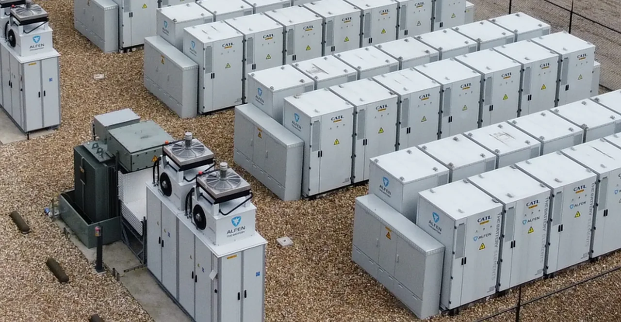 CATL baut riesige Natrium-Ionen-Energiespeicher in Europa