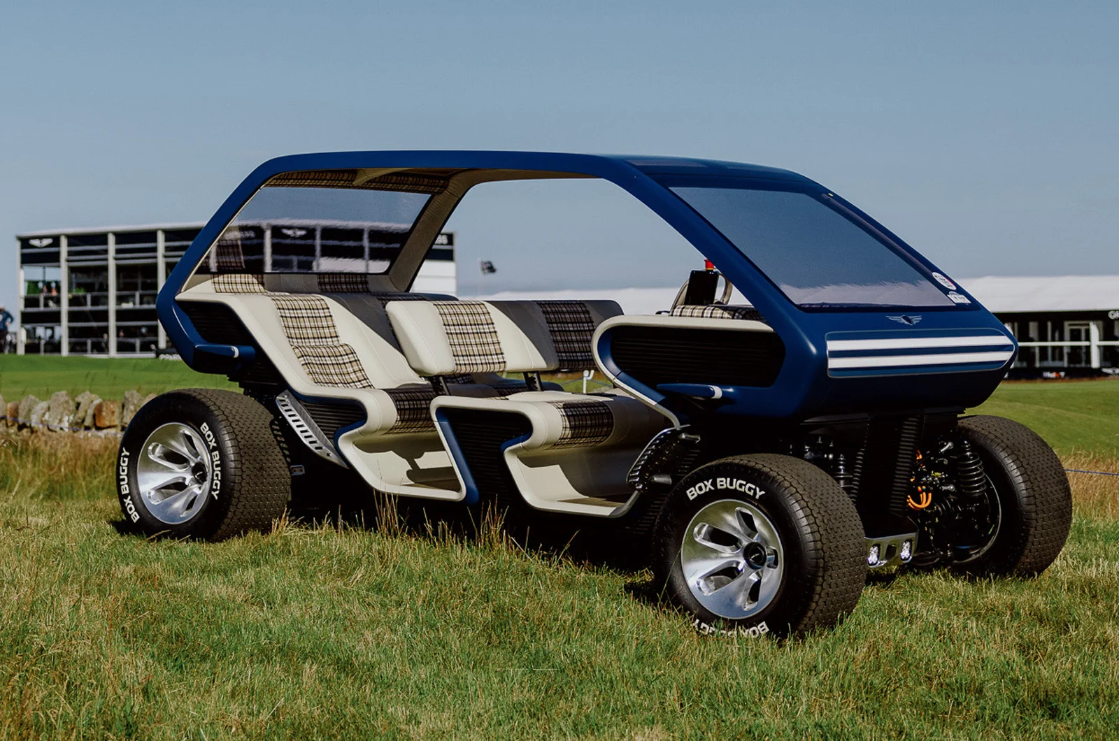Genesis kompaniyasi golf maydonlari uchun toʻrt motorli hashamatli Box Buggy konseptini taqdim etdi