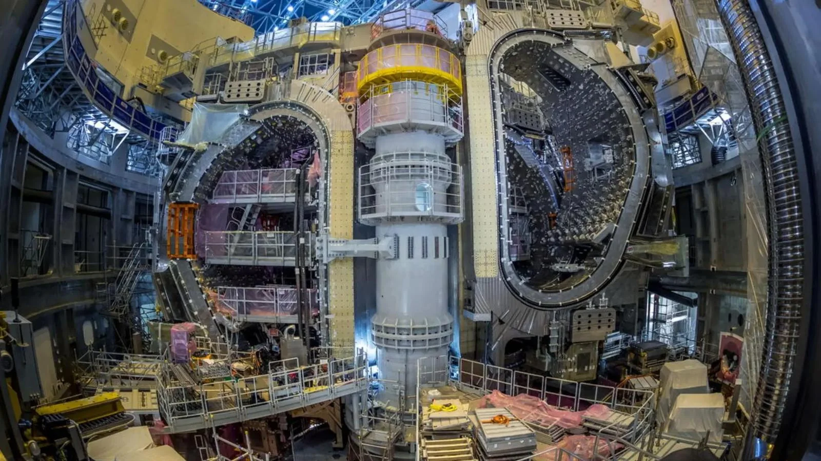 Étape clé pour le projet ITER : fermeture de la boucle du plus grand réacteur à fusion nucléaire au monde