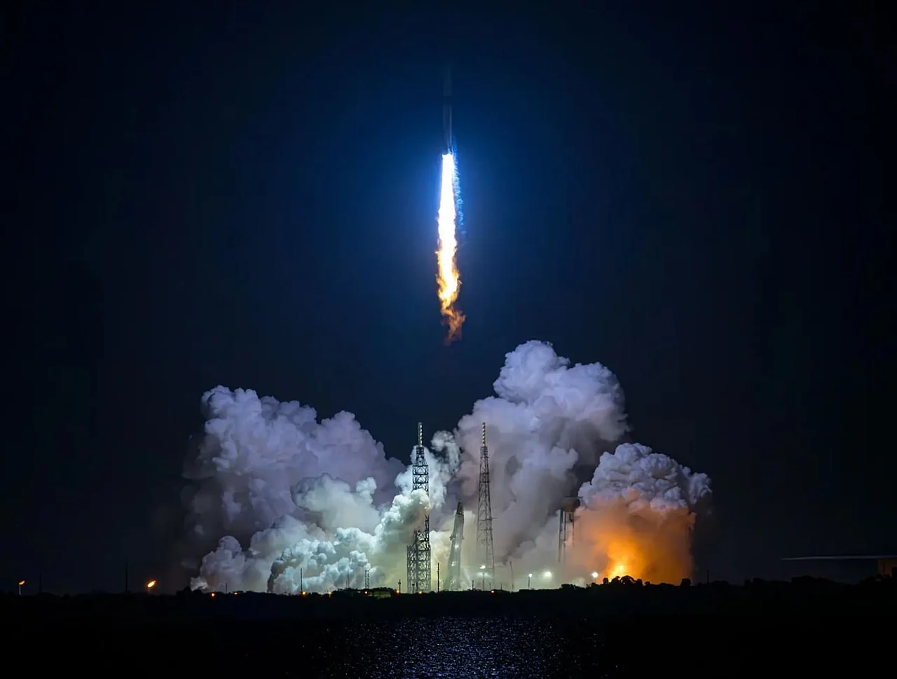 Jeff Bezos asos solgan Blue Origin kompaniyasi 10 milliard dollar investitsiya jalb qilmoqda