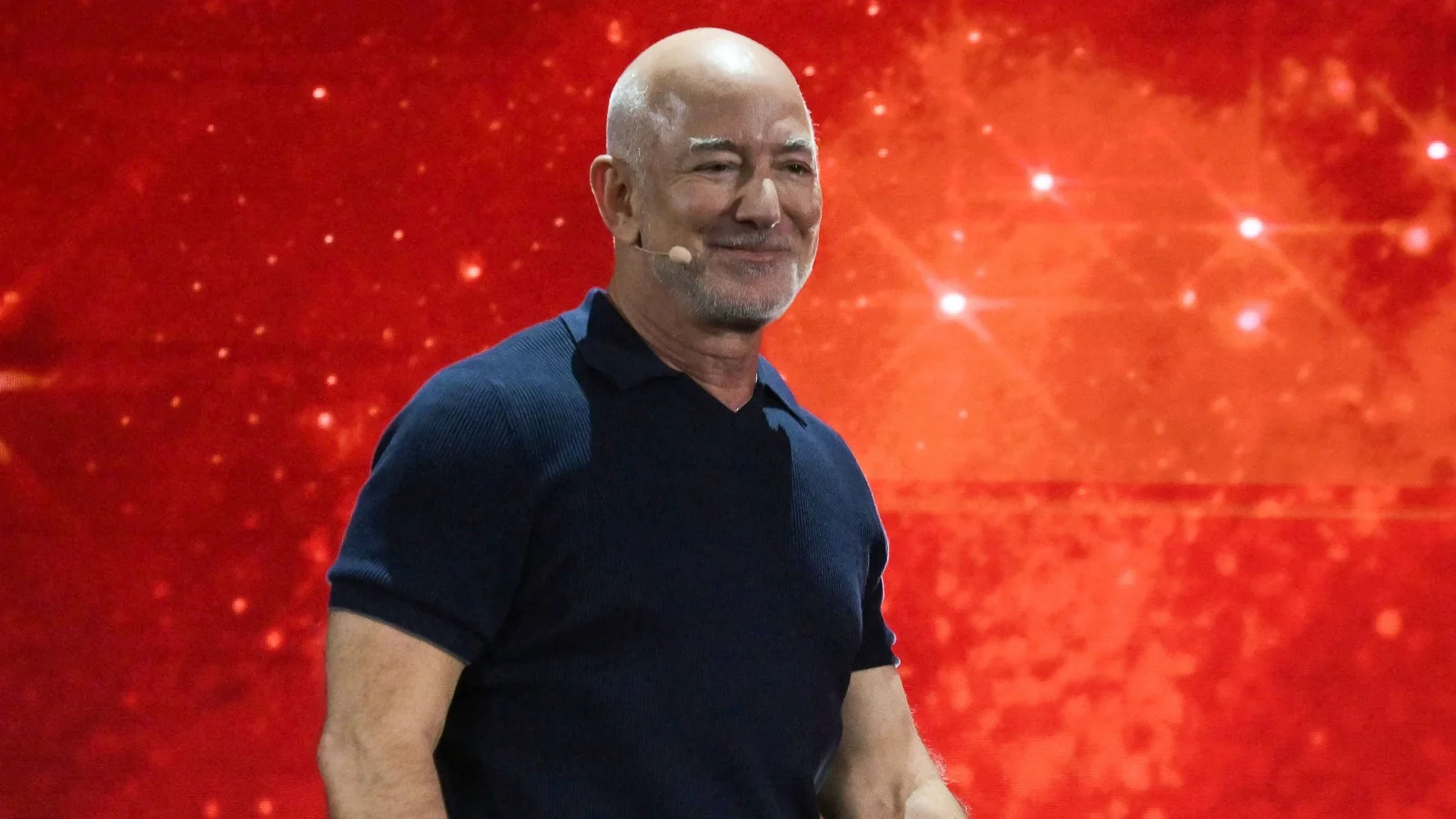 Jeff Bezos Ливерпул акцияларини сотиб олишга қизиқиш билдирмоқда