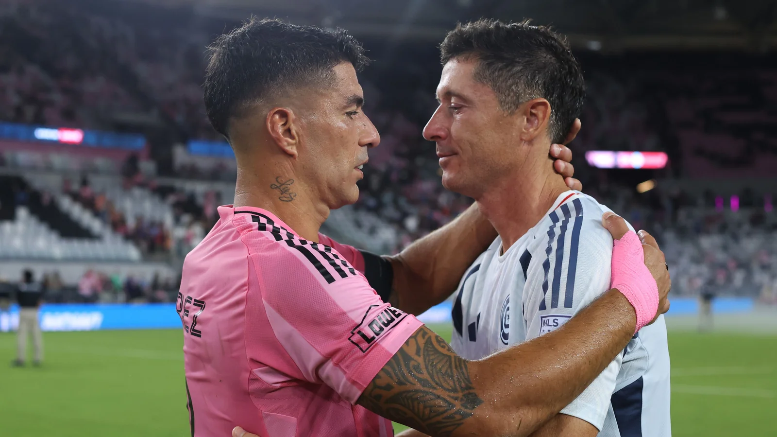 Luis Suarez Lionel Messi darajasida: Inter Miami ustozi afsonaviy hujumchini koʻklarga koʻtardi