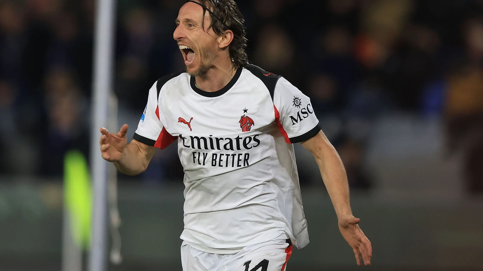 Luka Modric prolonge avec le Milan : La légende croate reste une saison de plus