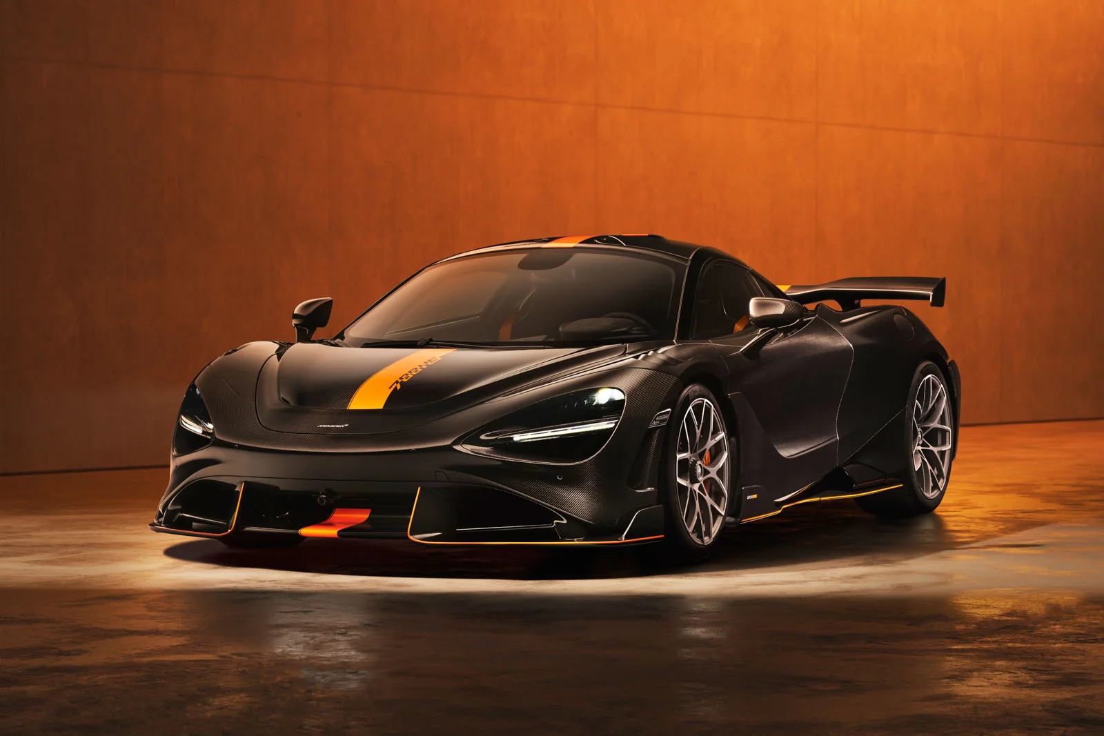 McLaren прощается с легендарными суперкарами В8: представлен новый 788ХС