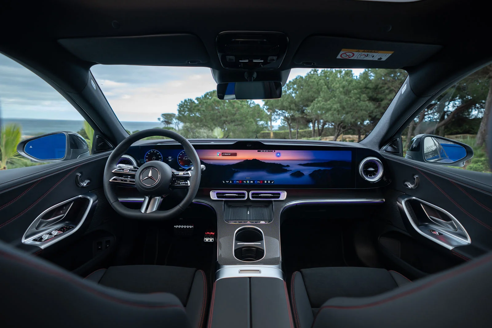Mercedes-Benz raxbari avtomobillardagi tugmalar masalasida fikr bildirdi