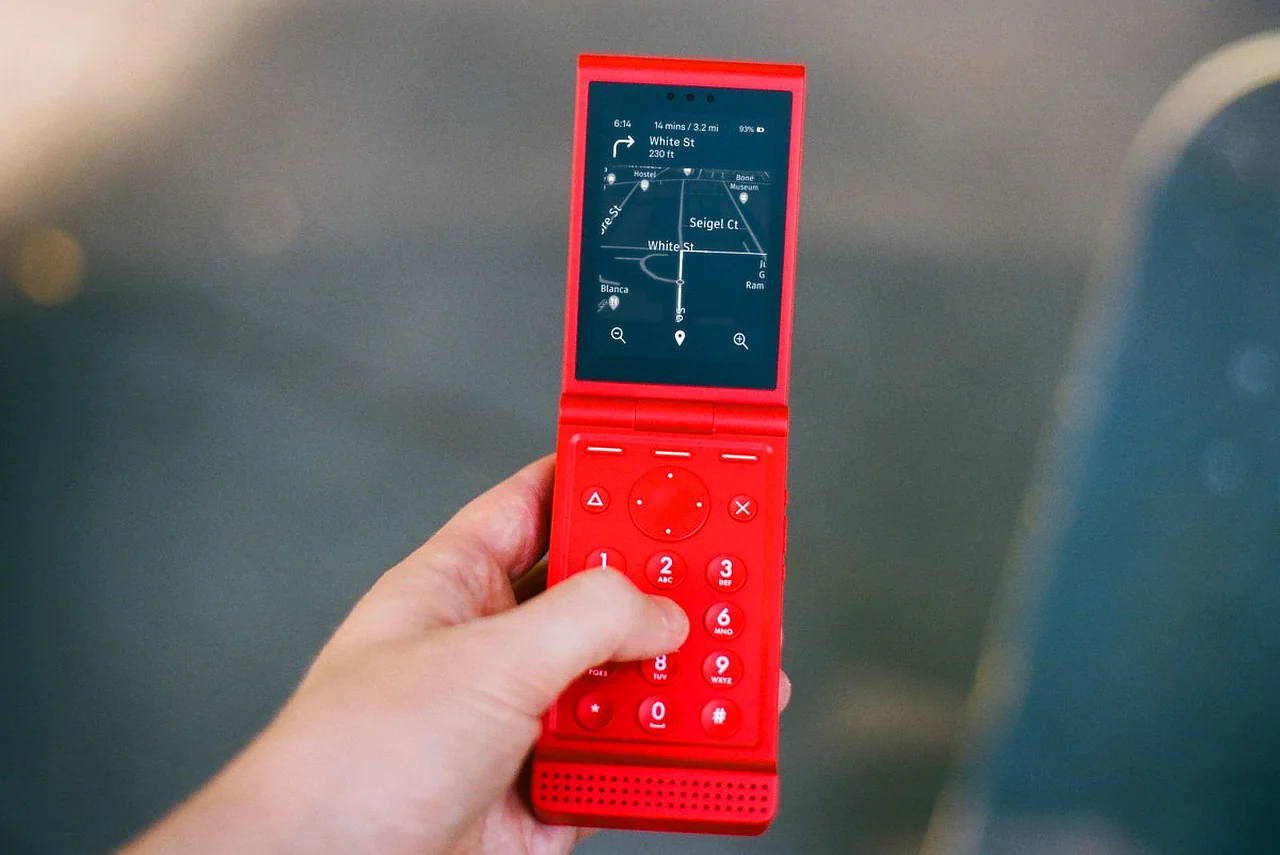 News for minimalism enthusiasts: Light brand introduces an affordable and colorful flip phone