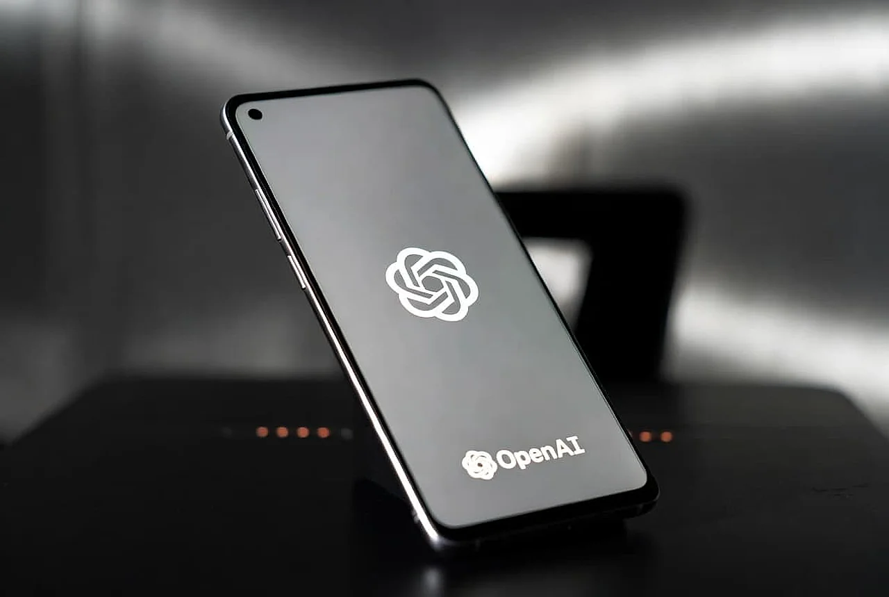 OpenAI sunʼiy intellektga moʻljallangan yangi qurilmalar oilasini yaratmoqda
