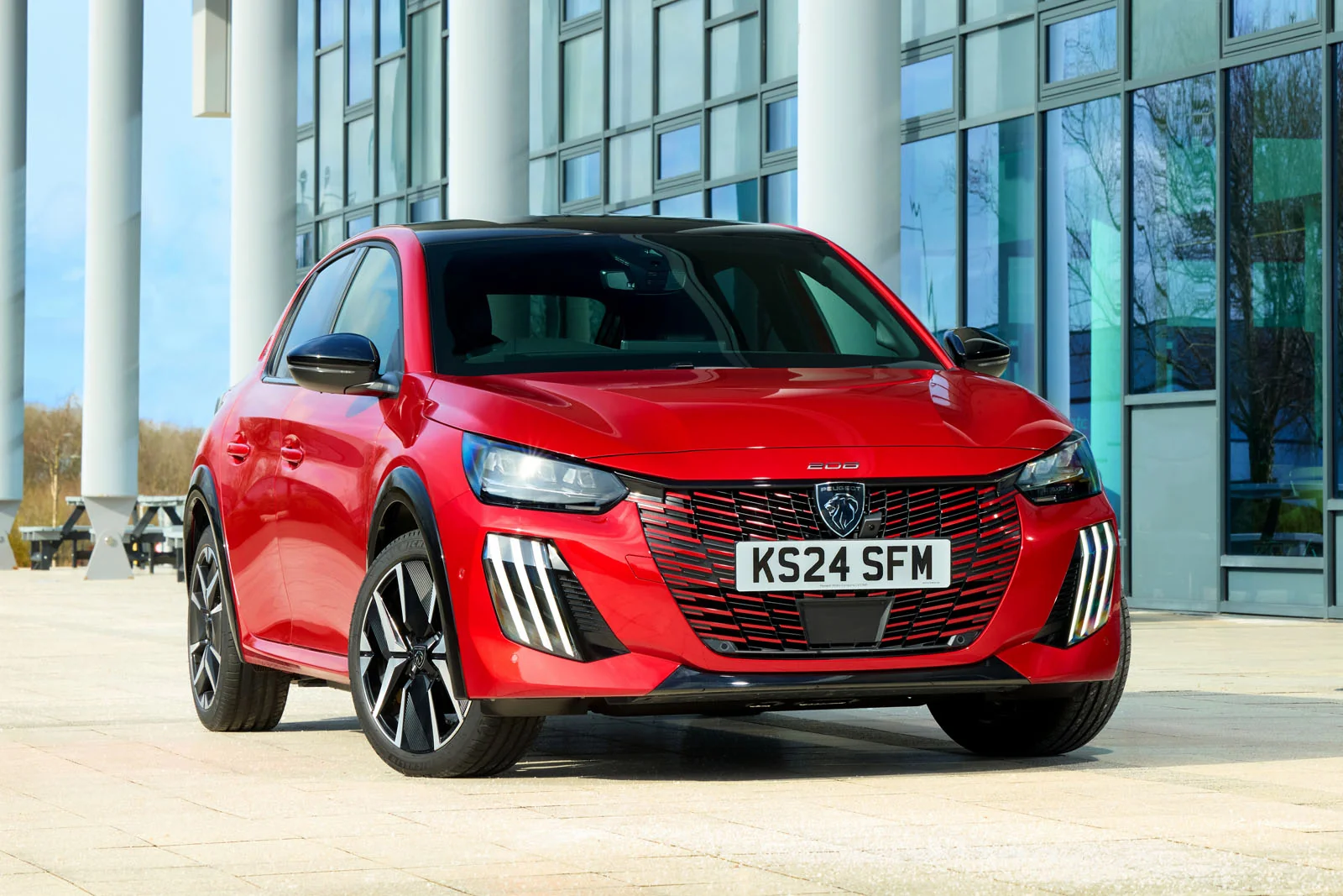 Peugeot продолжит продажи Peugeot 208 с двигателями внутреннего сгорания после 2030 года