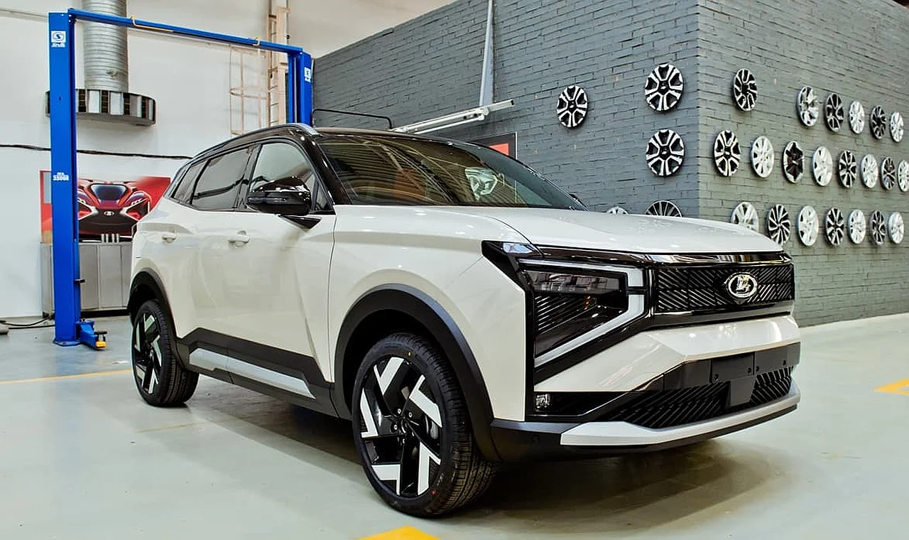 Россия автосаноатида янги давр: 500 от кучига эга Lada Azimut гибриди тақдим этилади
