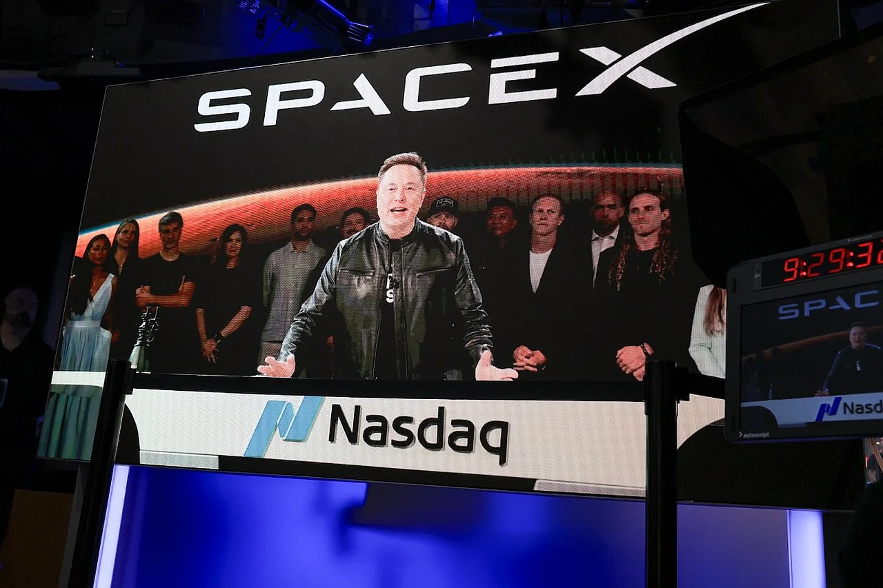 SpaceX hisseleri Starship uçuşu öncesinde IPO fiyatının altına düştü